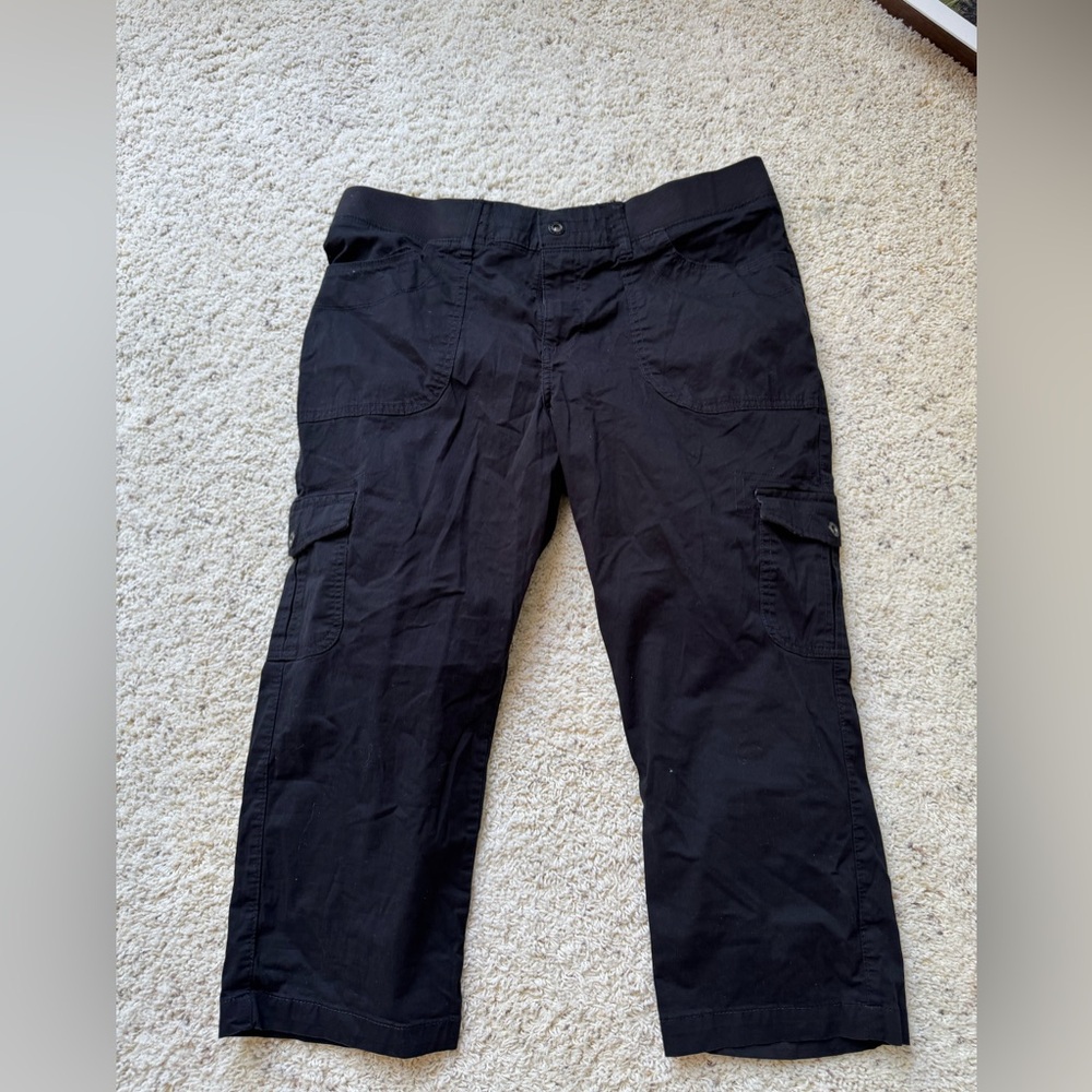 Lee Relaxed Fit Women’s Black Cropped Pants